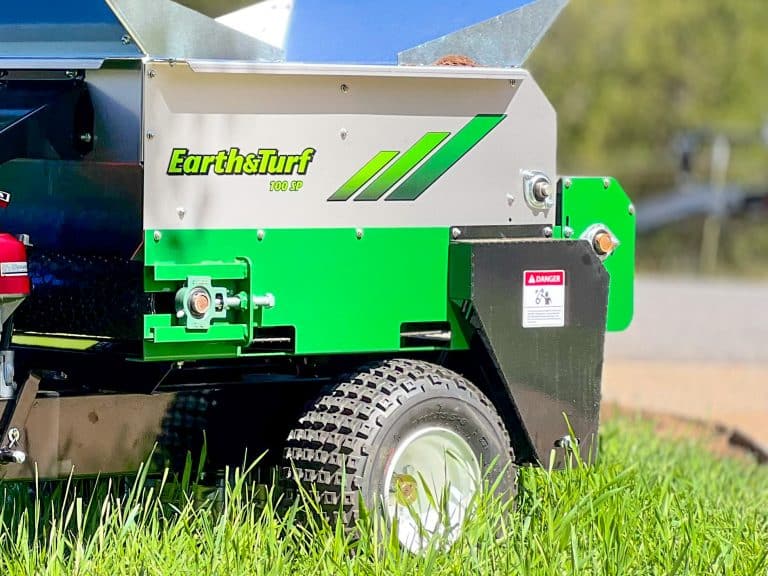 self propelled topdresser with turf tires